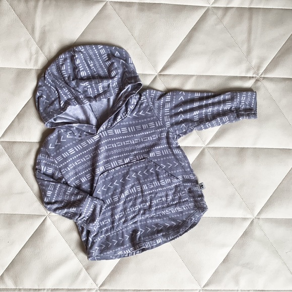 Jax & Lennon 🇨🇦 • Long Sleeved Hooded Top - Picture 1 of 6